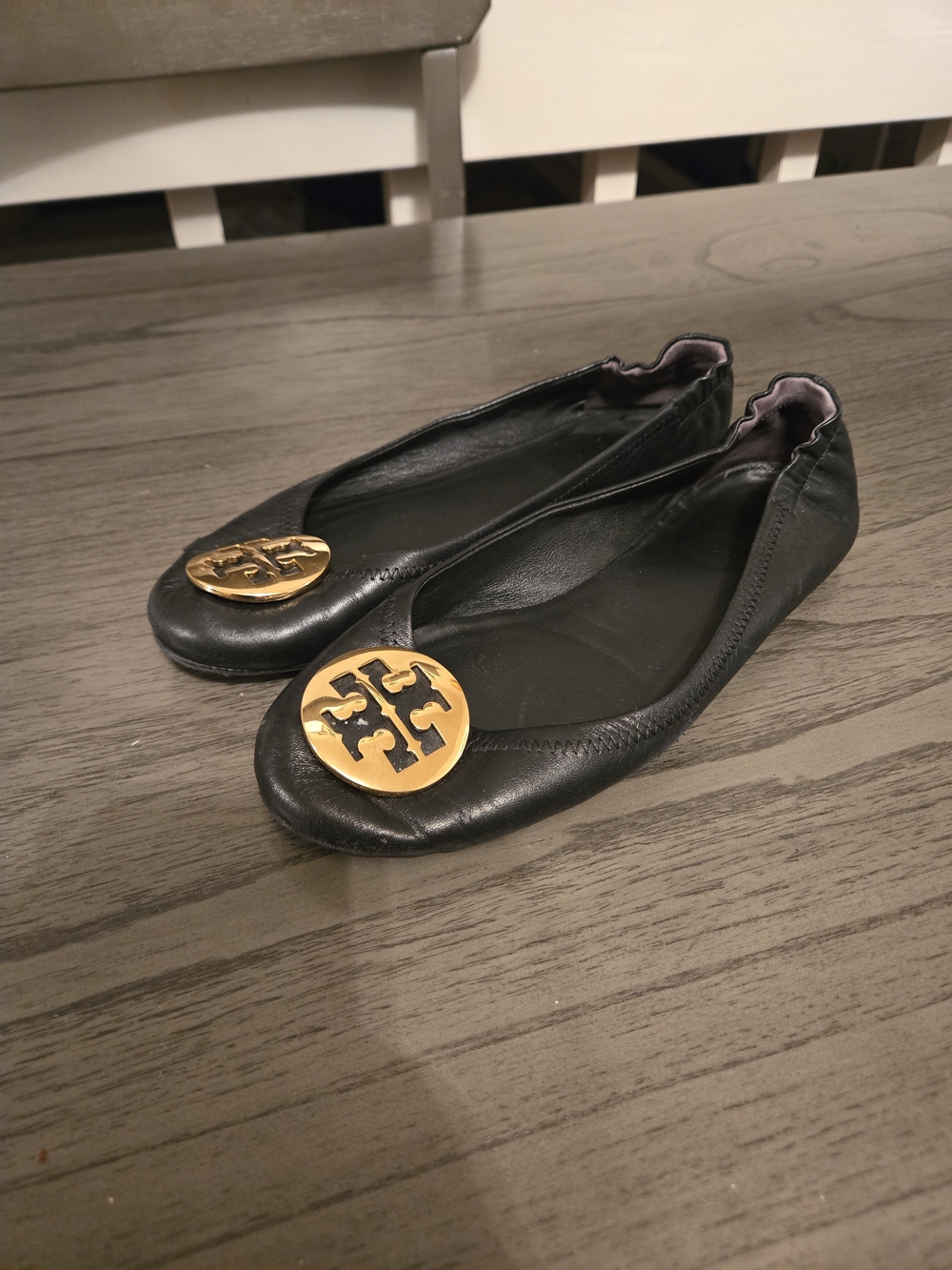 Tory Burch Minnie Travel Flat Black Leather Gold Medallion Logo Ballet Flats 9 M